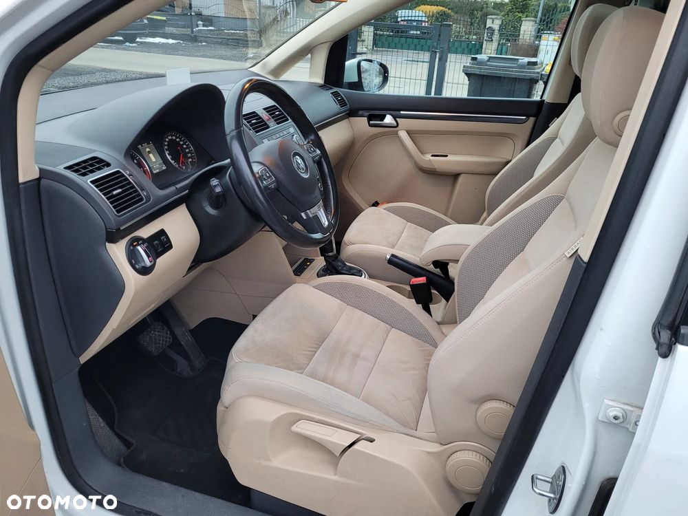 Volkswagen Touran 1.4 TSI Highline DSG - 11