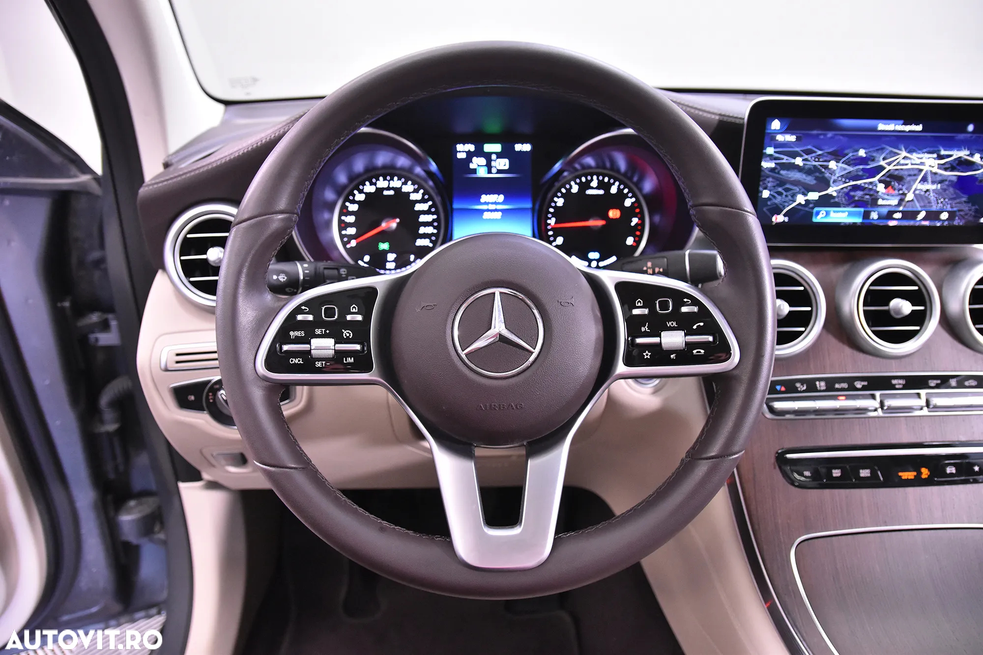 Mercedes-Benz GLC 300 e 4MATIC - 16