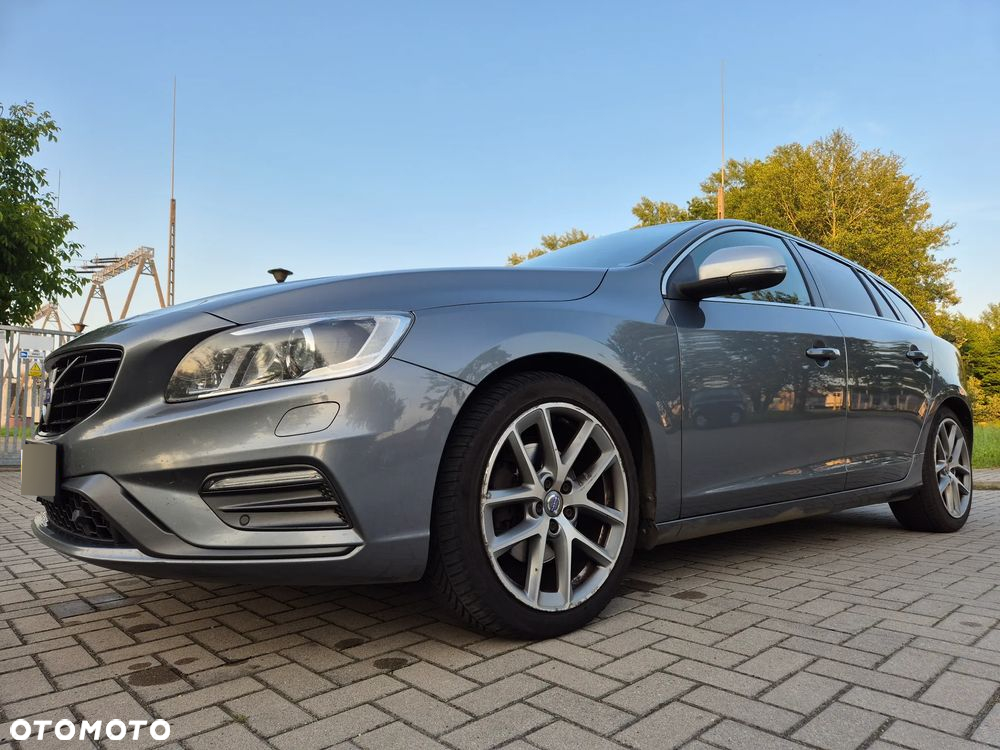 Volvo V60 D4 Drive-E R-Design Momentum - 22