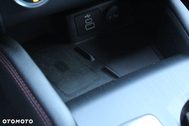 Ford Kuga 2.5P PHEV FWD ST-Line X - 17