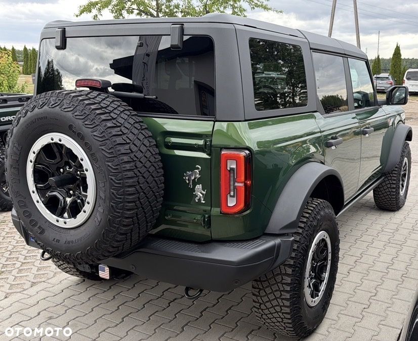 Ford Bronco - 8