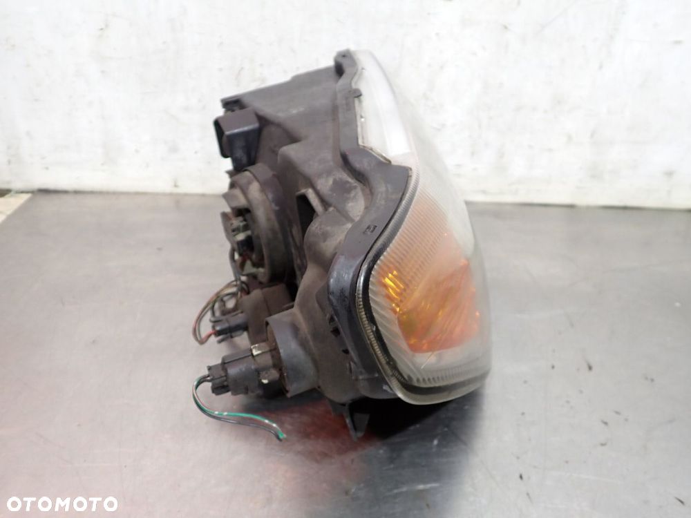 LAMPA PRAWA PRZEDNIA MITSUBISHI PAJERO PININ - 5