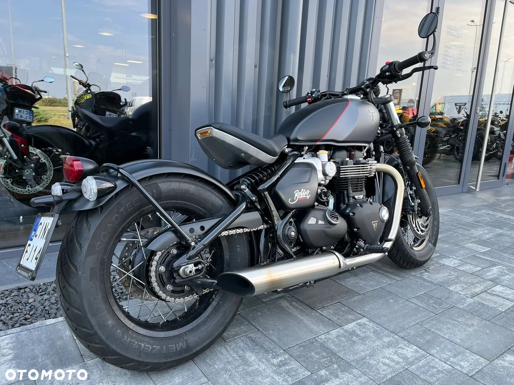 Triumph Bonneville Bobber - 4