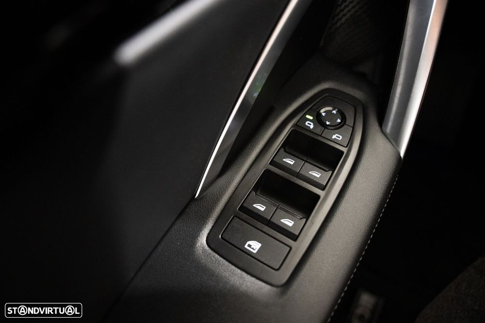 BMW iX1 xDrive30 xLine - 20