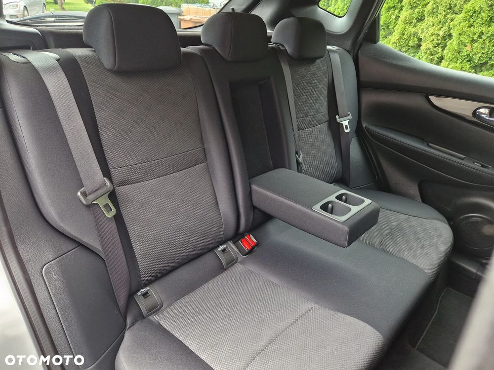 Nissan Qashqai - 25