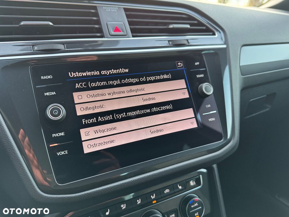 Volkswagen Tiguan - 30