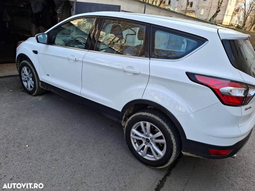 Ford Kuga 2.0 TDCi 4WD Powershift ST-Line - 4