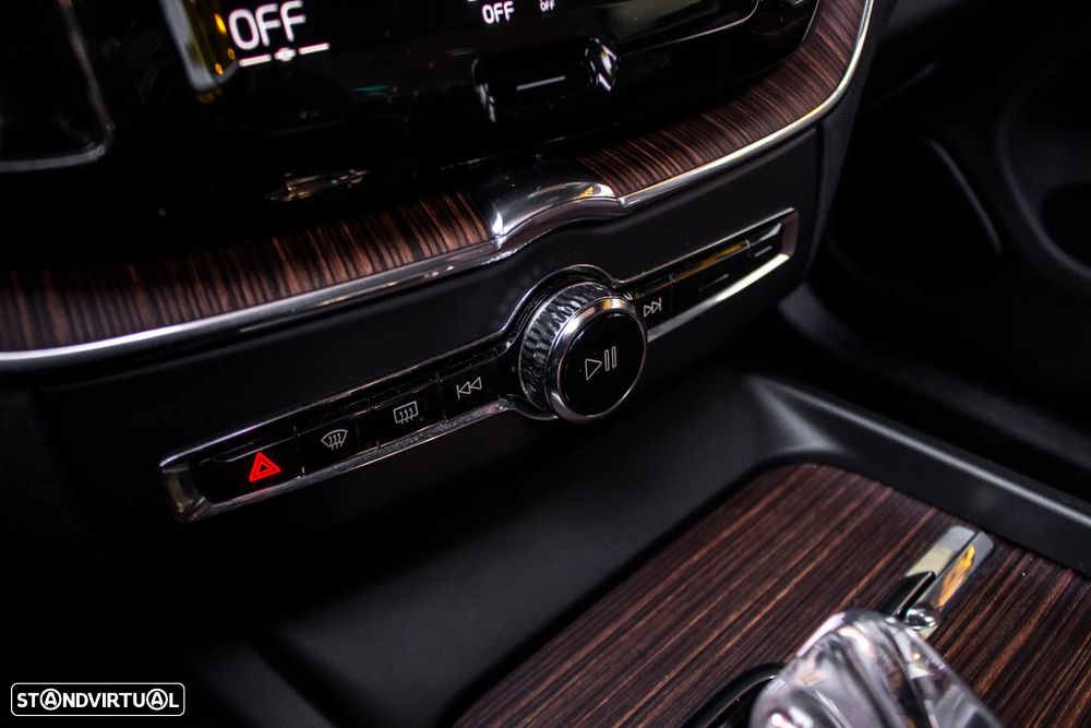 Volvo XC 60 2.0 T8 PHEV Inscription Expression AWD - 23