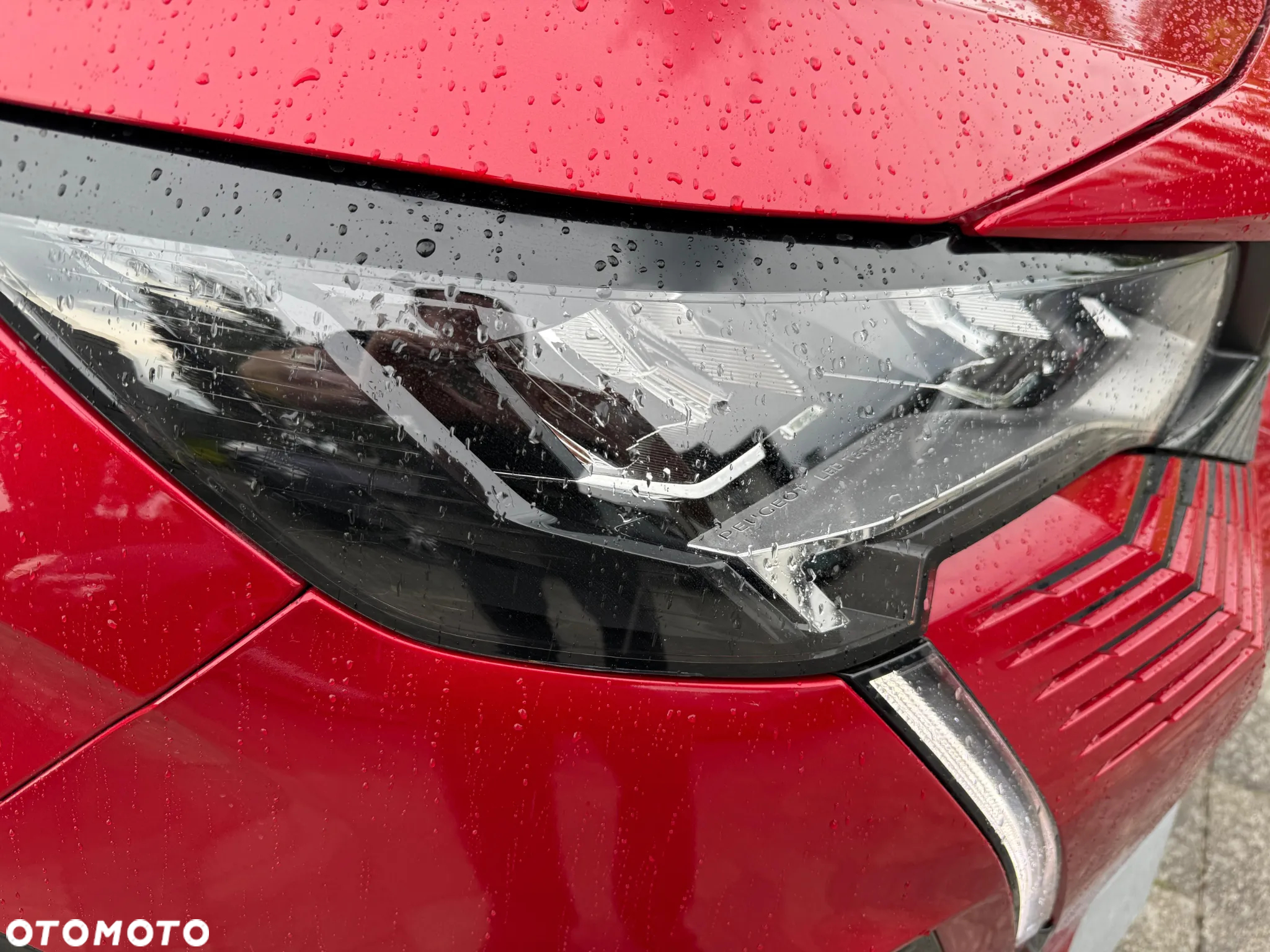 Peugeot 3008 1.6 PureTech Hybrid4 PHEV Road Trip S&S EAT8 - 8