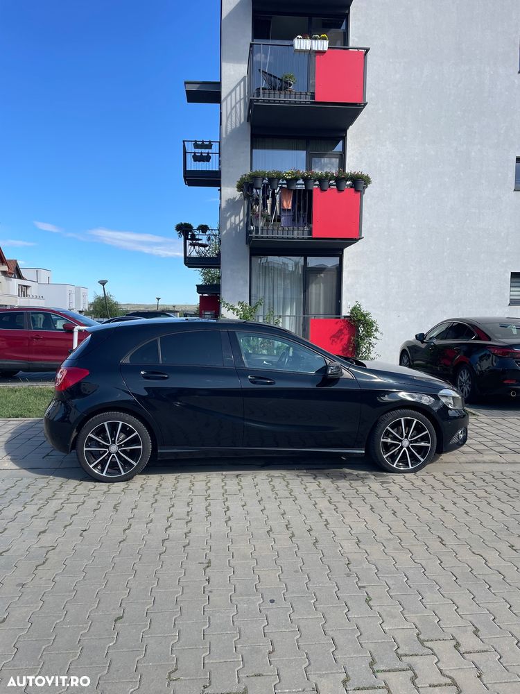 Mercedes-Benz A 180 (BlueEFFICIENCY) 7G-DCT Urban - 3