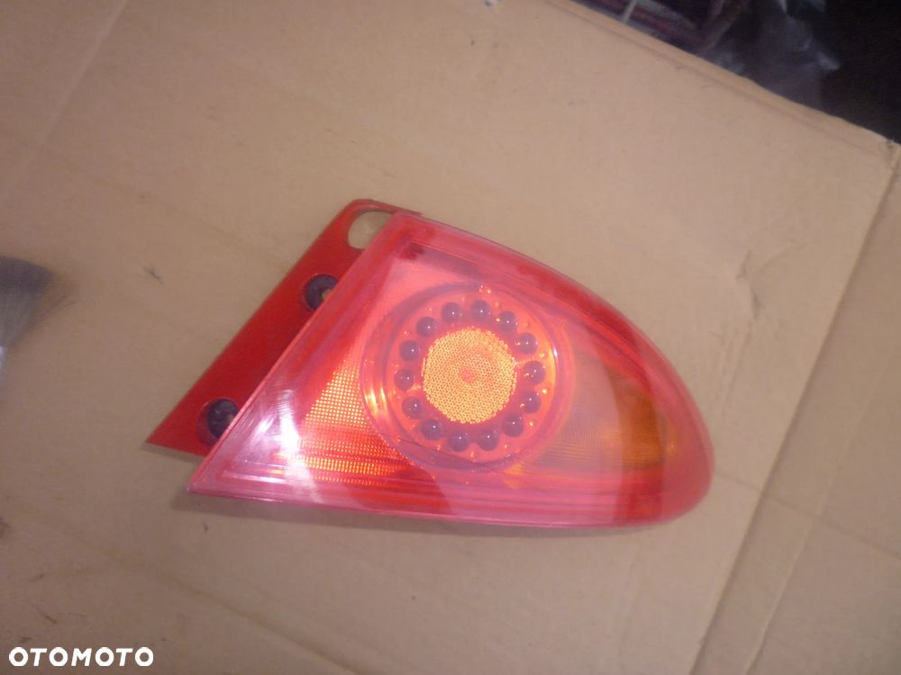 Lampa tył Leon II lift