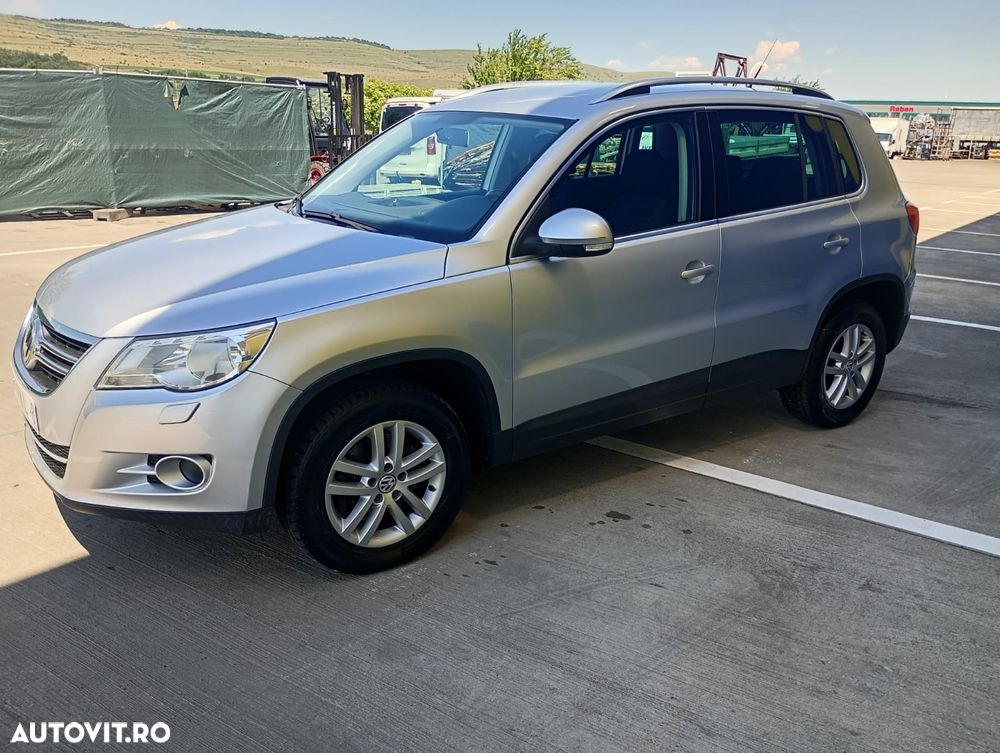 VOLKSWAGEN Tiguan