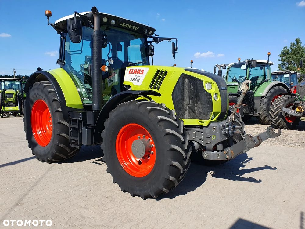 Claas Arion 640
