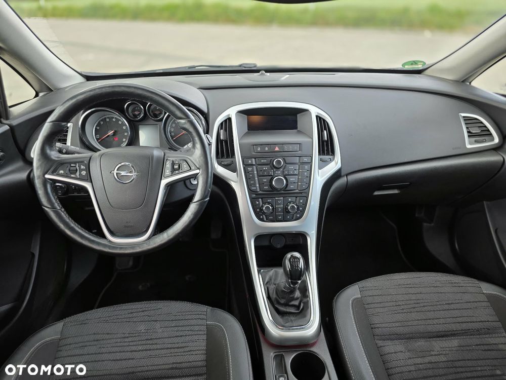 Opel Astra 1.4 Turbo Exklusiv - 6