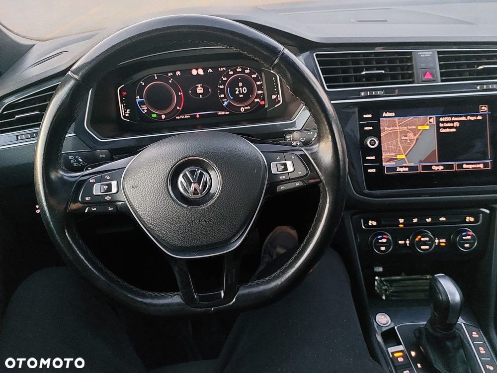 Volkswagen Tiguan - 17