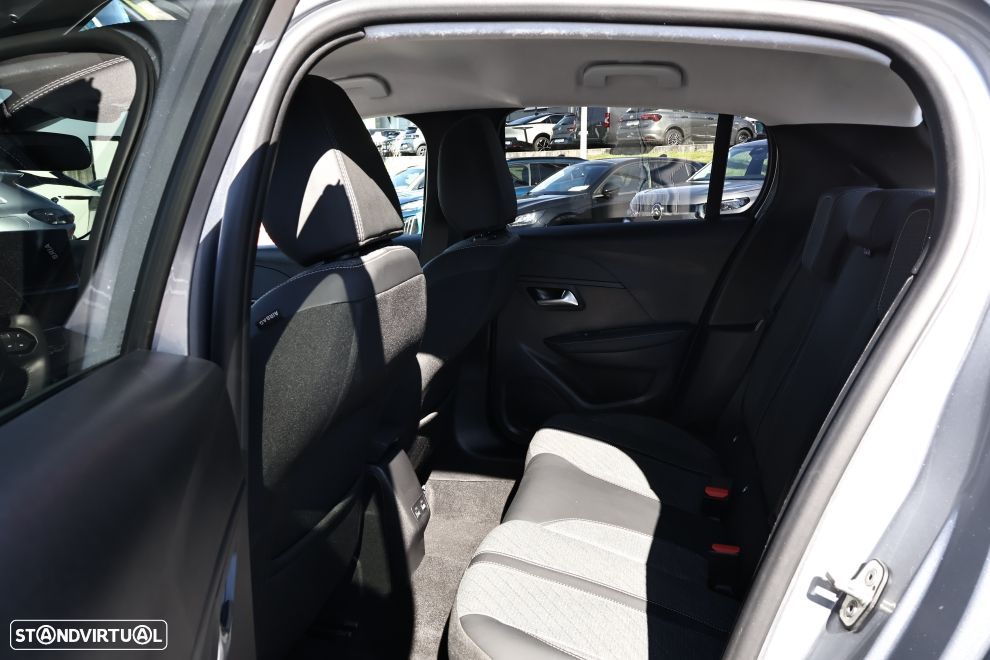 Peugeot 208 1.2 PureTech Allure - 17