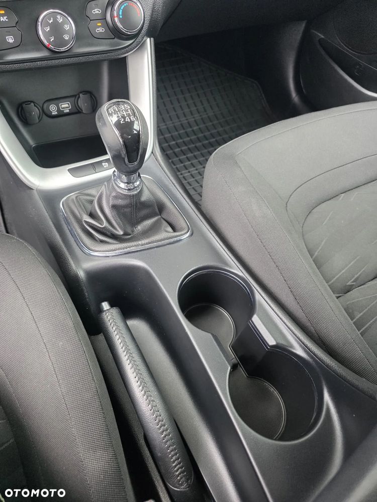 Kia Ceed - 10
