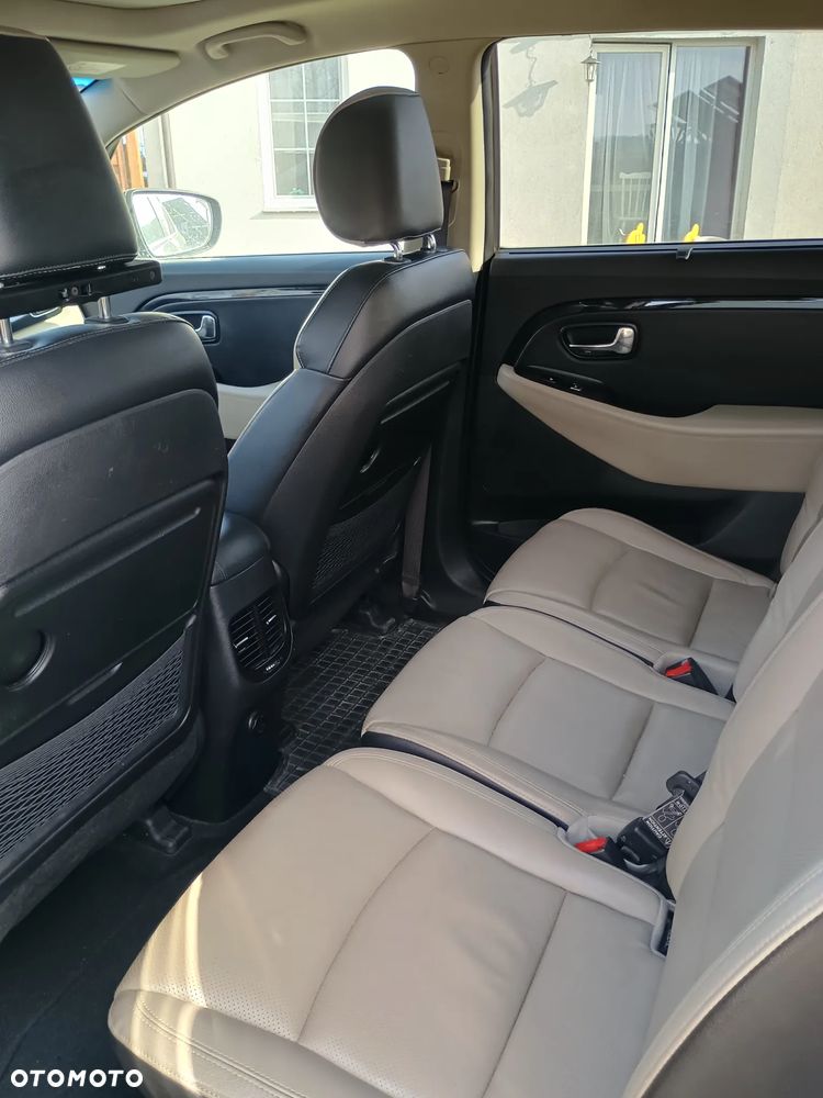 Kia Carens 1.7 CRDi XL 7os - 9