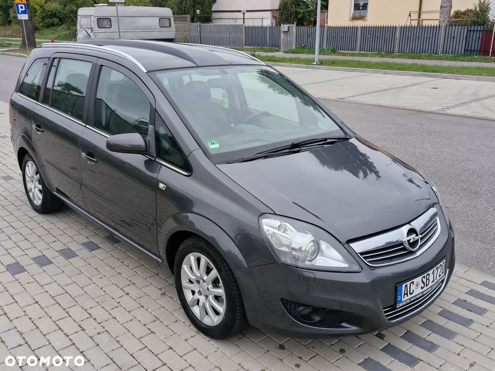 Opel Zafira 1.8 Cosmo - 10