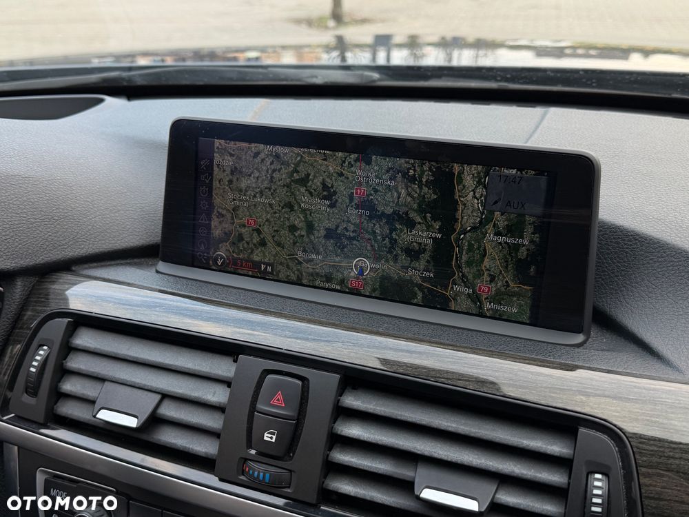 BMW Seria 3 328i Luxury Line - 28