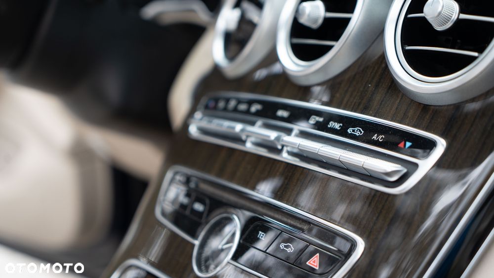 Mercedes-Benz Klasa C 300 9G-TRONIC - 16