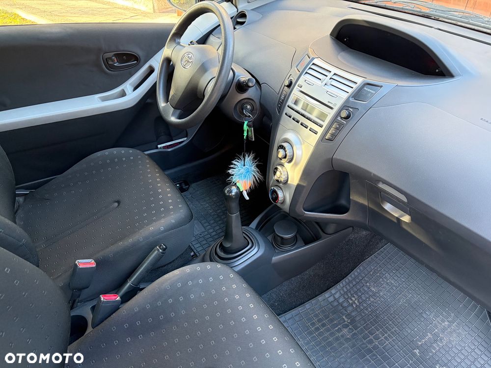 Toyota Yaris 1.0 Terra - 7