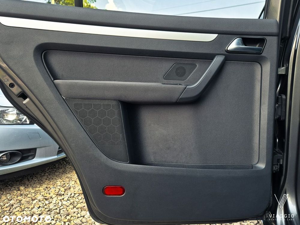 Volkswagen Touran 2.0 TDI Highline - 26