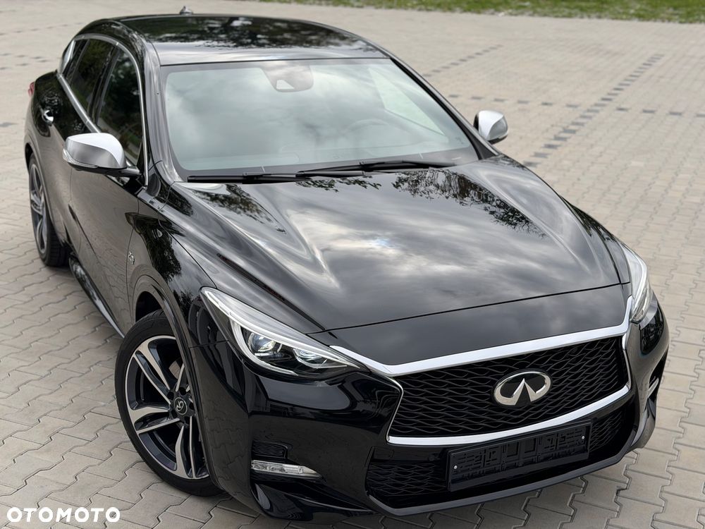 Infiniti Q30 2.0t DCT AWD Sport City Black - 21