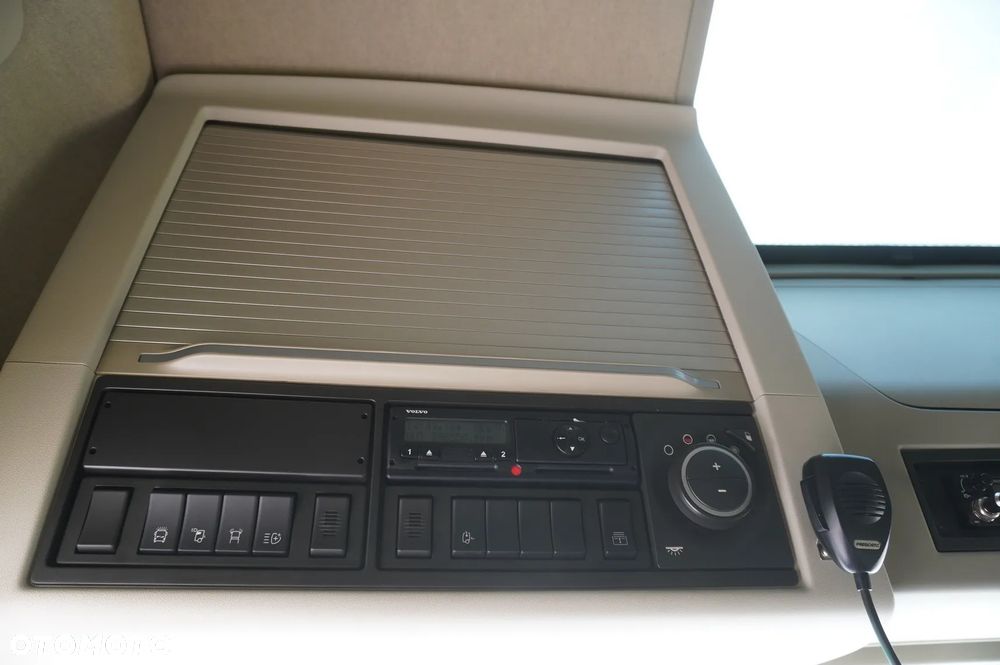 Volvo FH16 750 8x4x4 / 750 KM! / Rama do zabudowy / 4. oś skrętna i podnoszona - 21