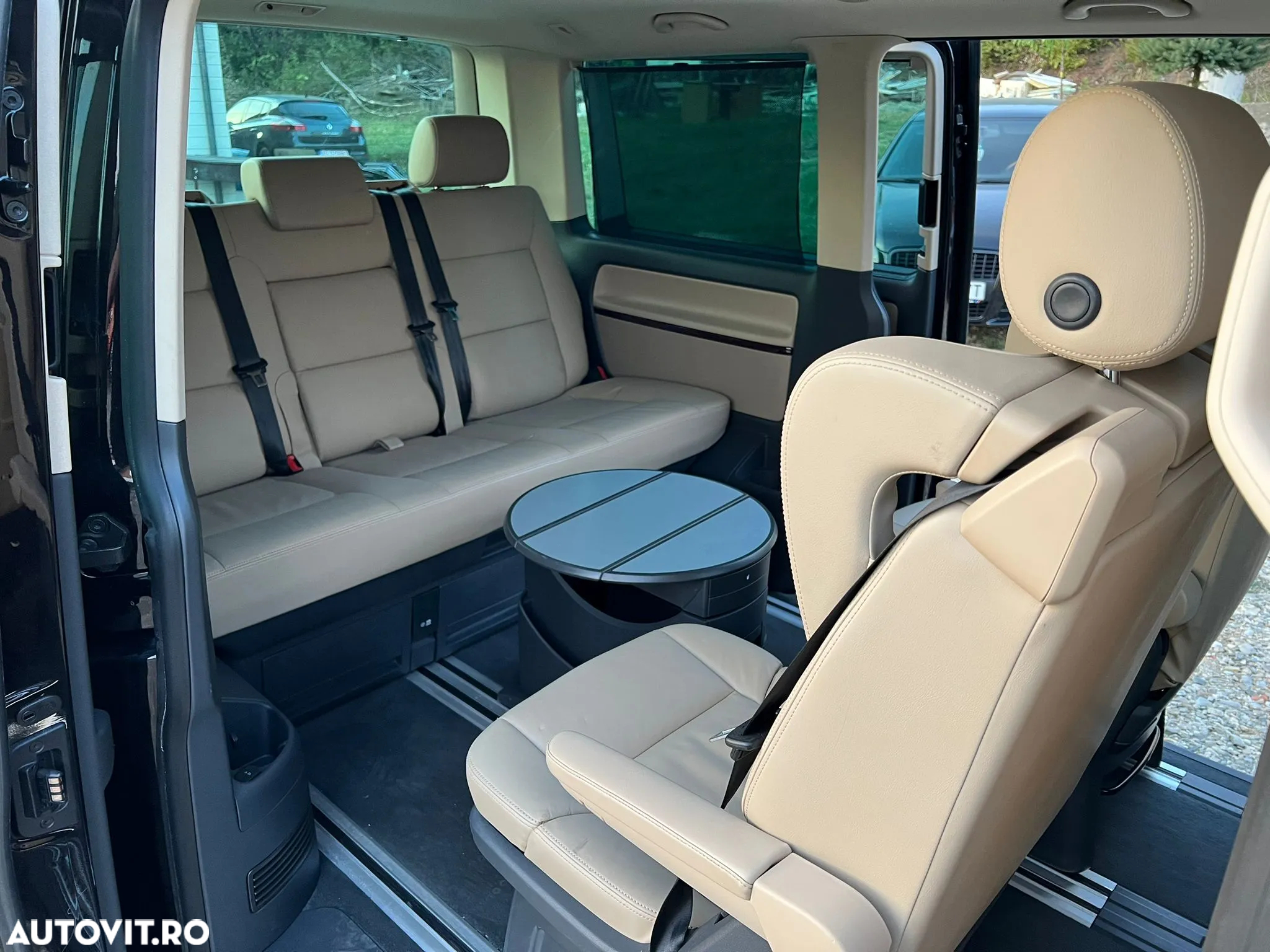Volkswagen Multivan - 14