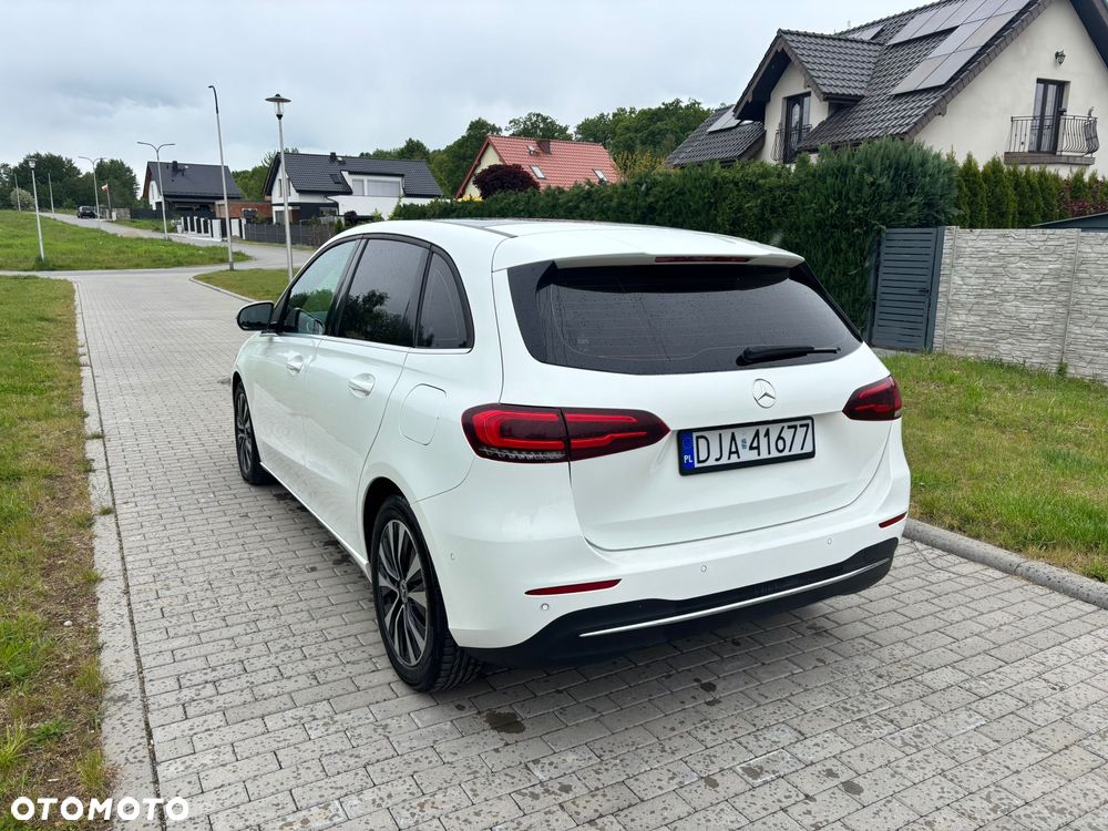 Mercedes-Benz Klasa B 200 d AMG Line 8G-DCT - 4