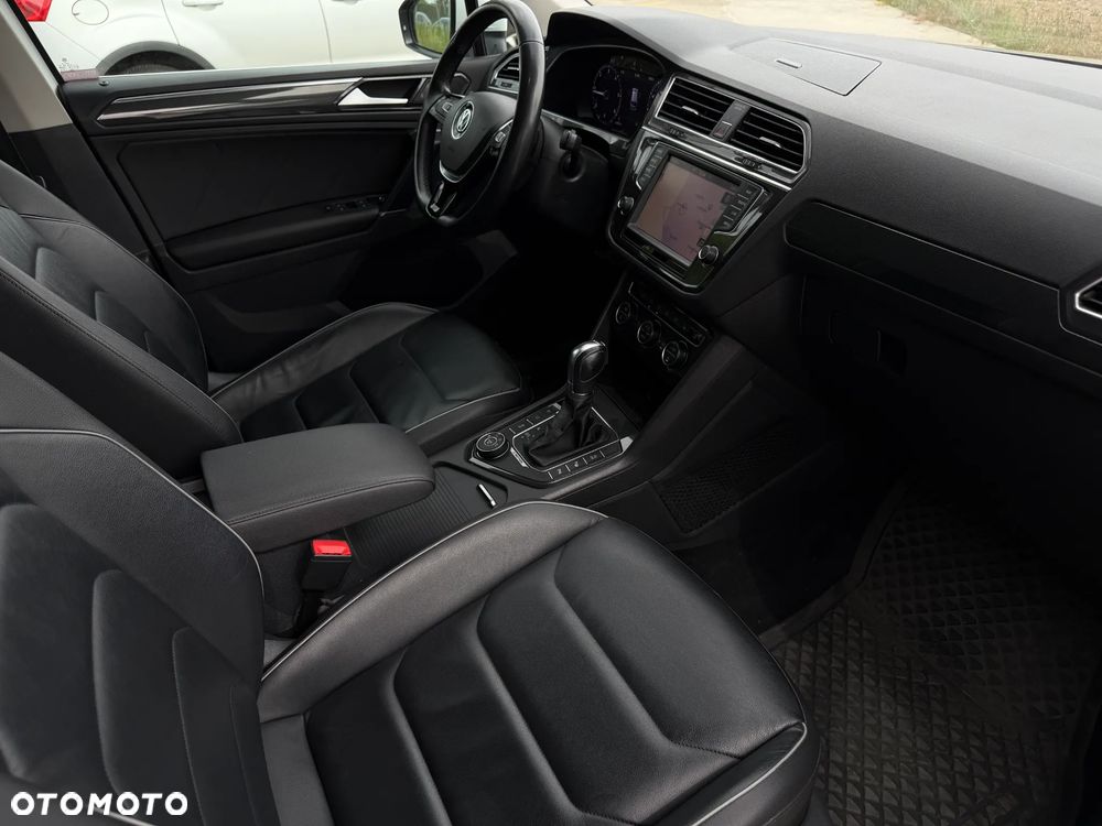 Volkswagen Tiguan 2.0 TDI SCR 4MotION DSG R-Line - 27