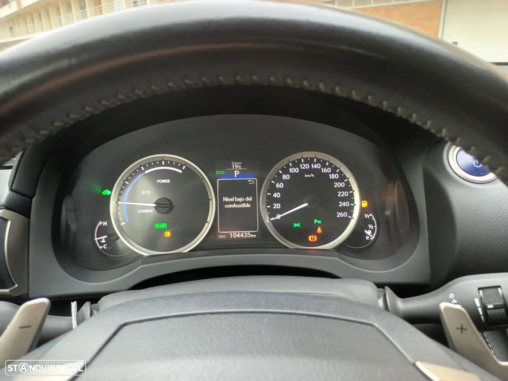 Lexus RC 300h F Sport - 22