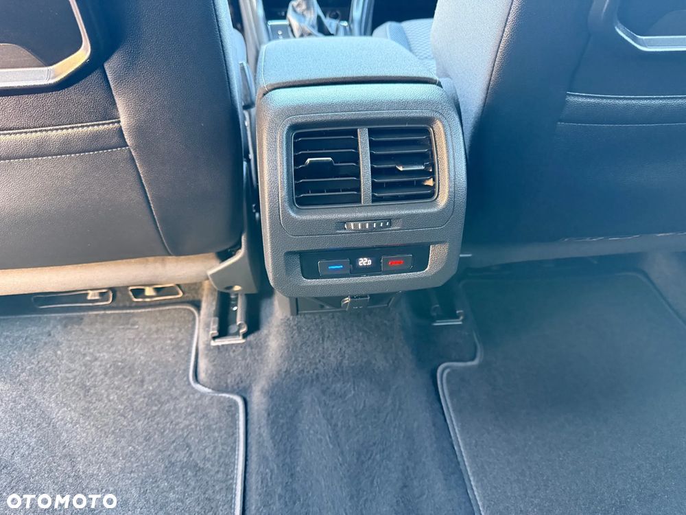 Volkswagen Touran 1.6 TDI SCR (BlueMotion Technology) DSG Trendline - 11