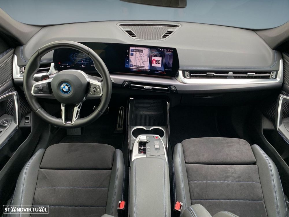 BMW iX1 xDrive30 Pack Desportivo M - 4