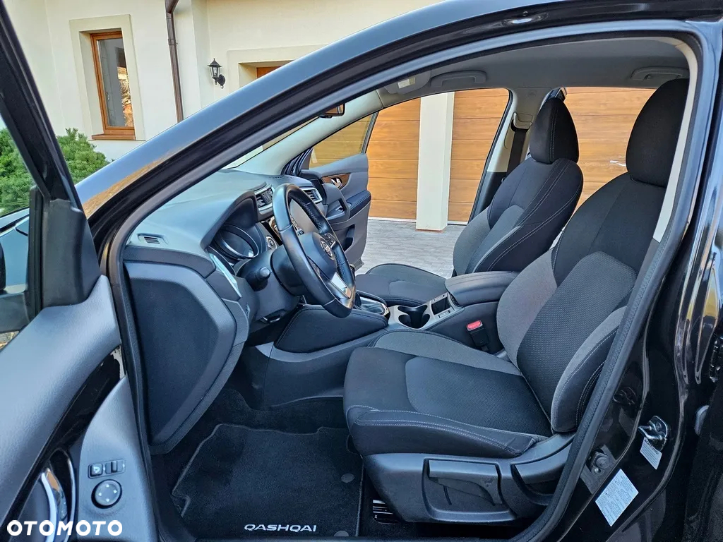 Nissan Qashqai 1.3 DIG-T N-Connecta - 18