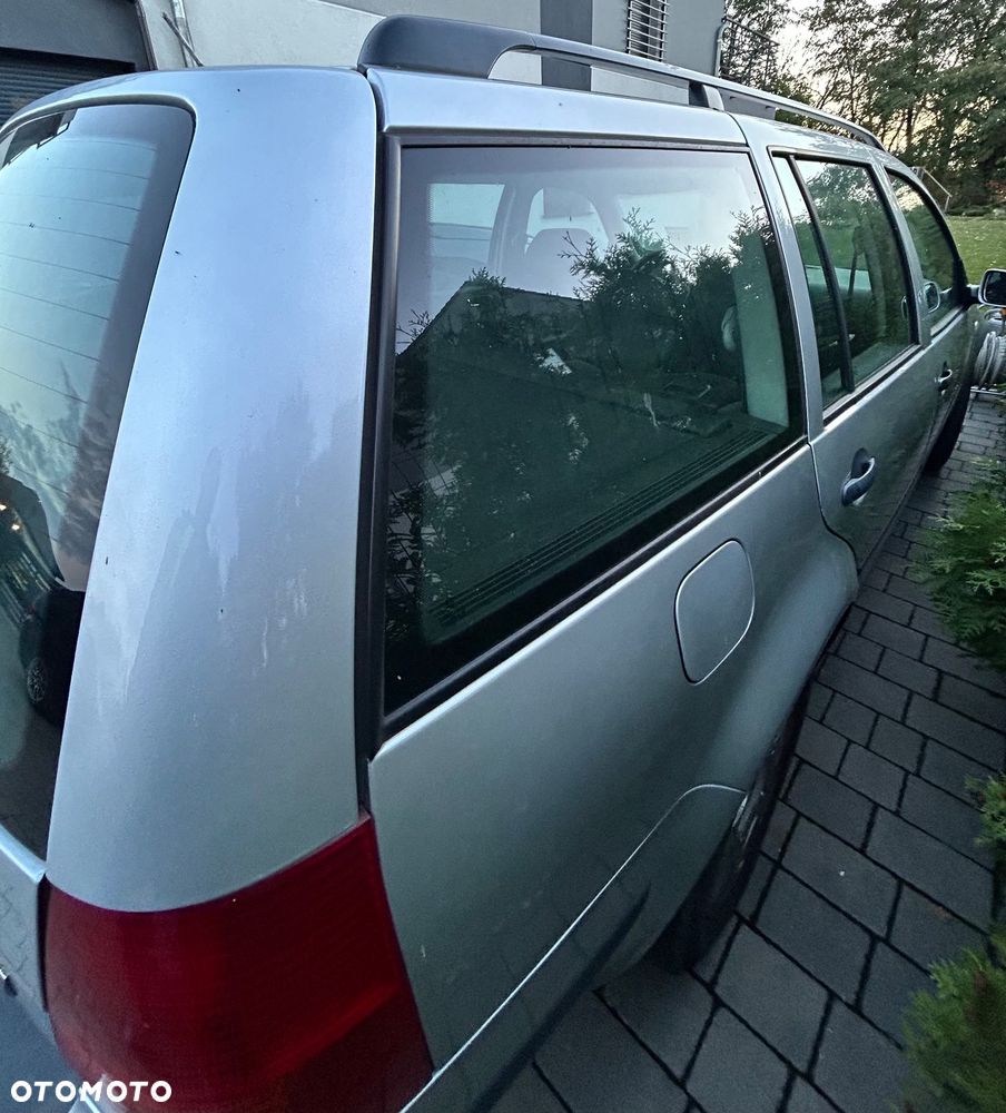 Volkswagen Golf - 6