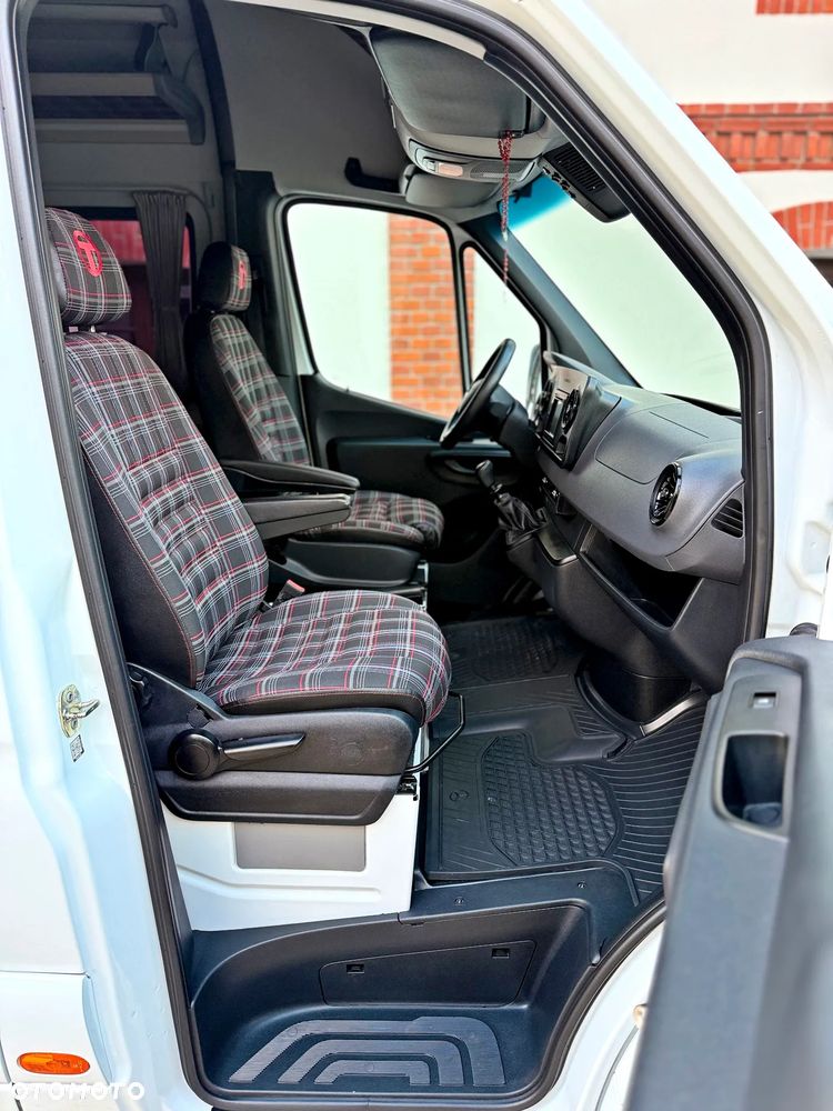 Mercedes-Benz Sprinter 907.235 - 6