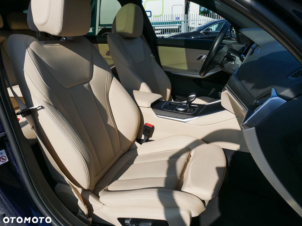 BMW Seria 3 320e Sport Line - 22