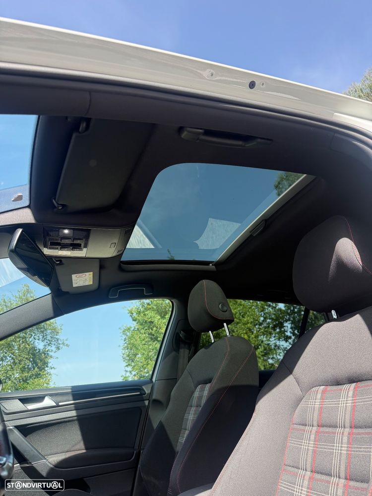 VW Golf GTI Performance BlueMotion DSG - 9