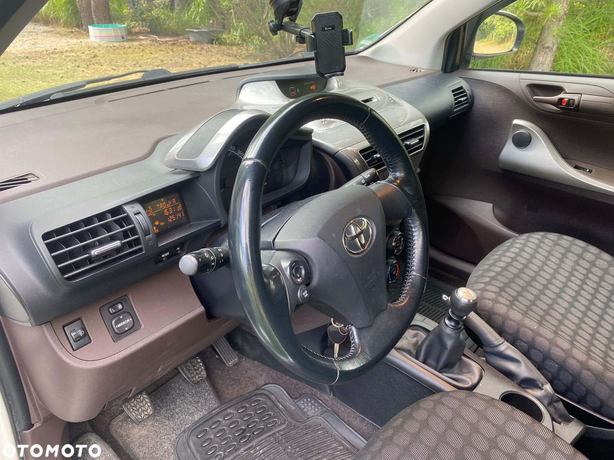 Toyota iQ 1.0 Luna - 11