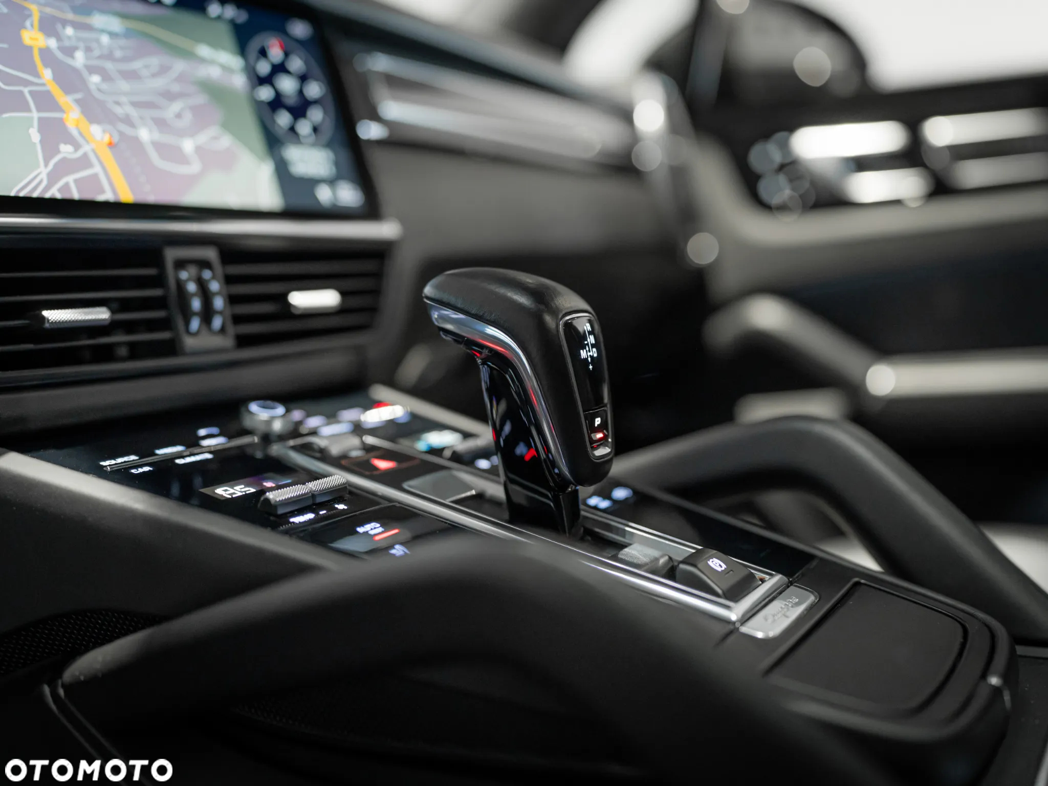 Porsche Cayenne GTS - 35