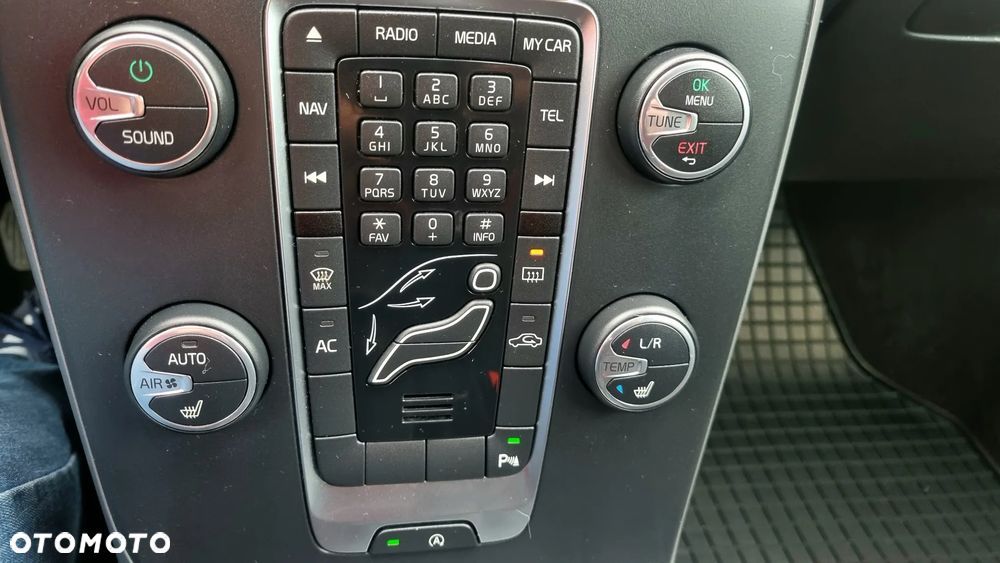 Volvo V40 Cross Country D2 - 32