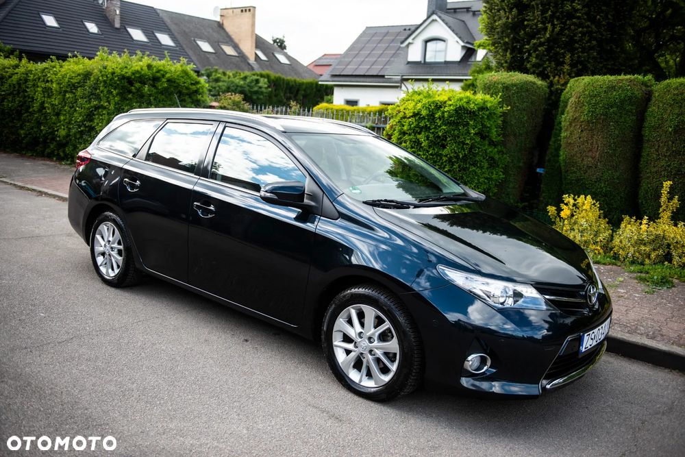 Toyota Auris 1.6 Valvematic Comfort - 3