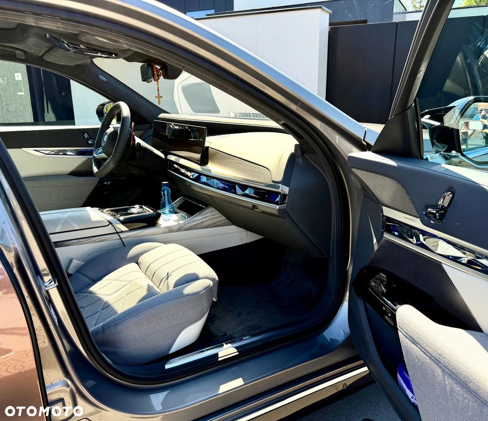 BMW Seria 7 M760e PHEV xDrive sport - 21
