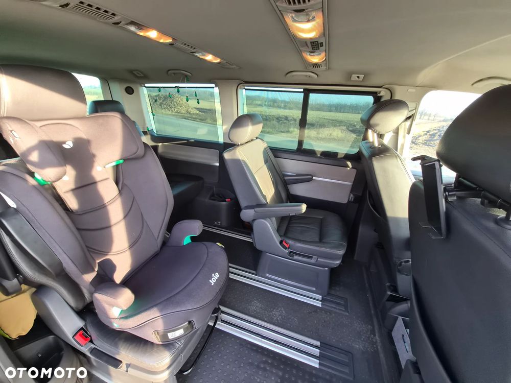 Volkswagen Multivan - 17