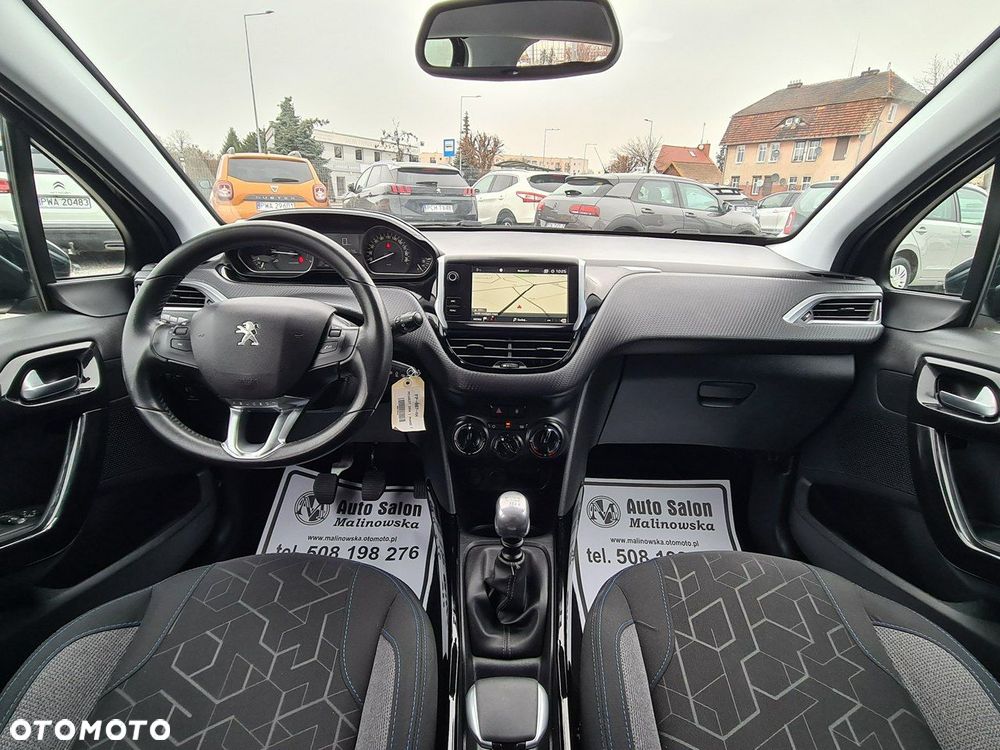 Peugeot 2008 1.2 Pure Tech GPF Signature S&S - 12