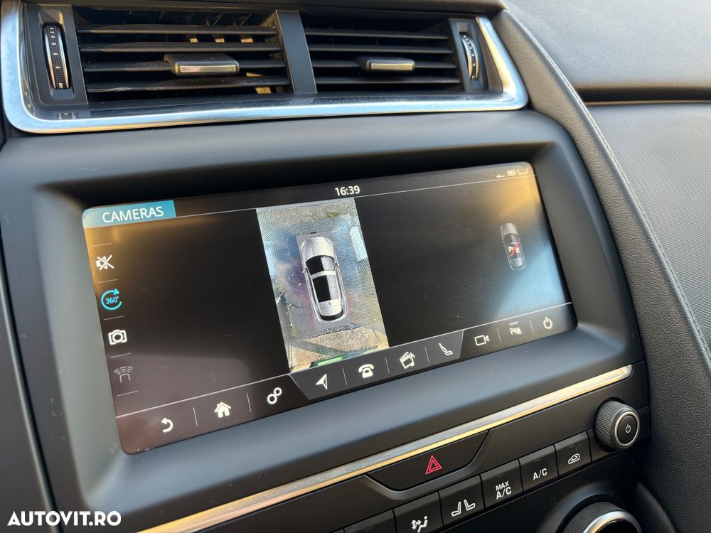Jaguar E-Pace D150 - 15