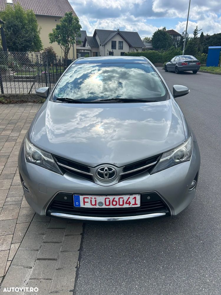 Toyota Auris 1.4 D-4D Luna - 2