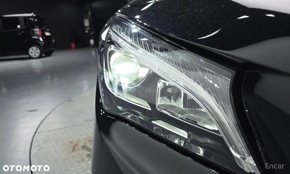 Mercedes-Benz CLA - 27